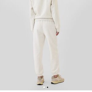 NWT Gap Fleece Joggers